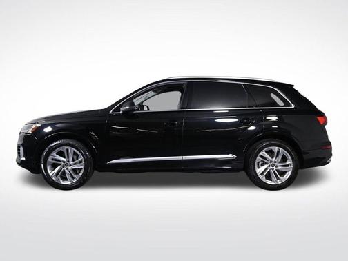 Mythos Black Metallic 2023 Audi Q7 55 Prestige