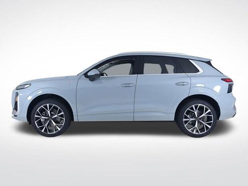 Arrow Gray Pearl 2026 Audi Q3 S line