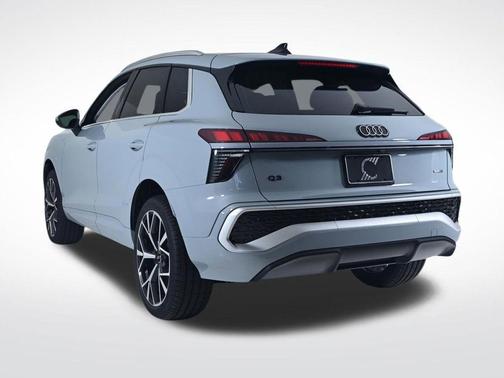 Arrow Gray Pearl 2026 Audi Q3 S line