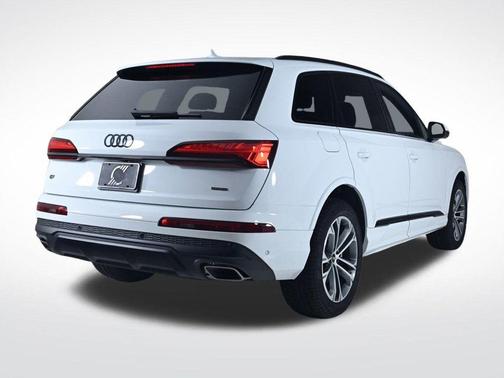 2026 Audi Q7 45 Premium Plus