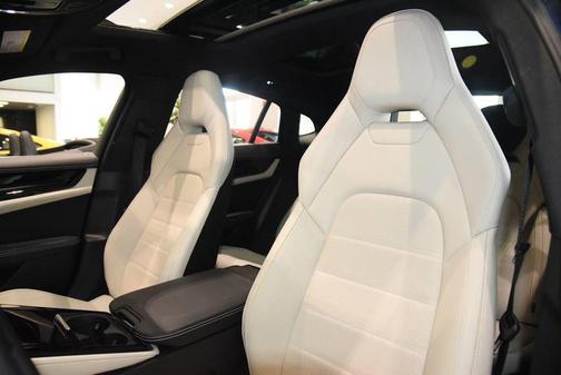 2024 Porsche Panamera 4