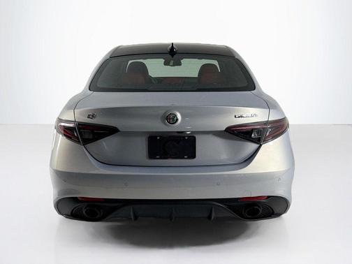 2025 Alfa Romeo Giulia Base