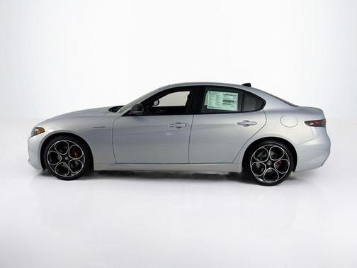 2025 Alfa Romeo Giulia Base