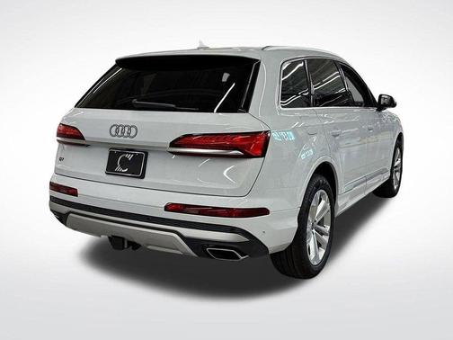 2025 Audi Q7 55 Premium Plus