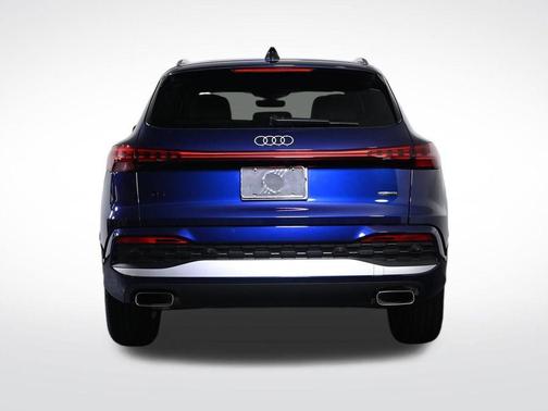 Navarra Blue Metallic 2025 Audi Q5 2.0T quattro Premium