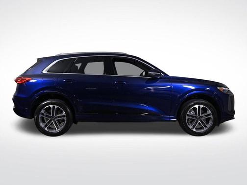 Navarra Blue Metallic 2025 Audi Q5 2.0T quattro Premium
