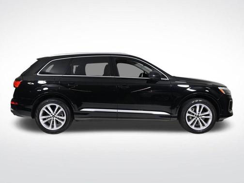2025 Audi Q7 55 Premium Plus