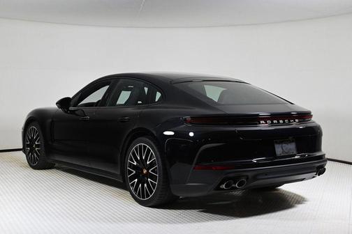 2026 Porsche Panamera RWD