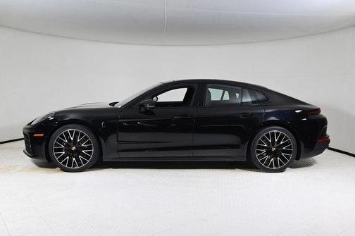 2026 Porsche Panamera RWD