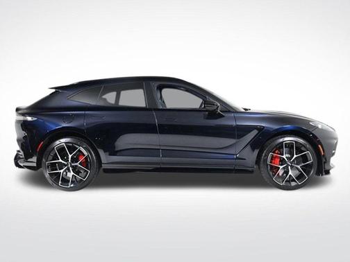 2025 Aston Martin DBX 707