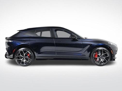 2025 Aston Martin DBX 707