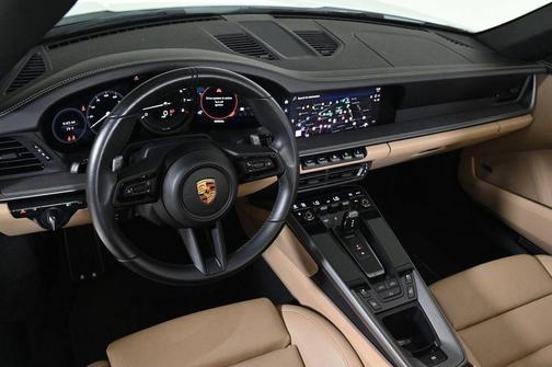 2022 Porsche 911 Carrera 4