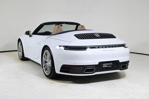 2022 Porsche 911 Carrera 4