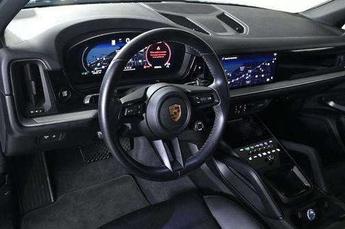 2024 Porsche Cayenne Base