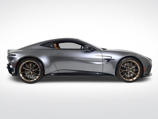 2025 Aston Martin Vantage Base