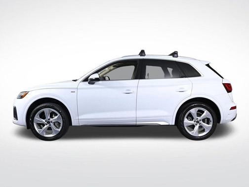 Glacier White Metallic 2025 Audi Q5 45 S line quattro Premium
