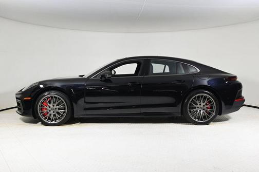 2026 Porsche Panamera Turbo