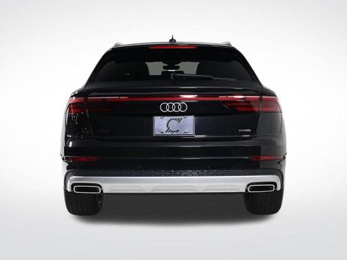2025 Audi Q8 Premium
