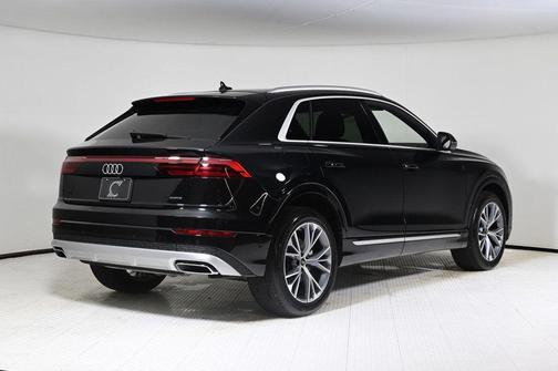 2025 Audi Q8 Premium