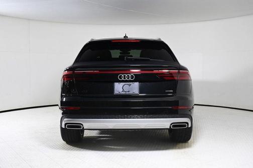 2025 Audi Q8 Premium