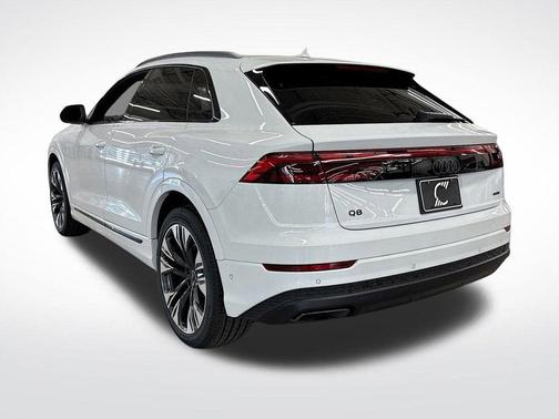 2025 Audi Q8 Premium Plus