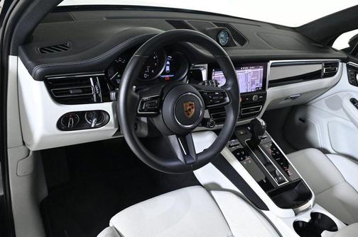 2025 Porsche Macan T