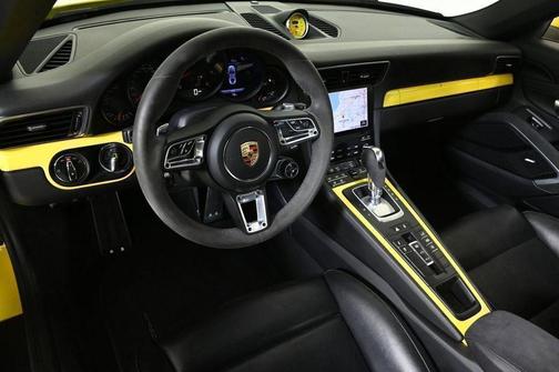 2019 Porsche 911 Carrera GTS