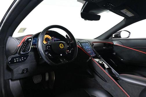 Grigio Silverstone Metallic 2022 Ferrari Roma Base