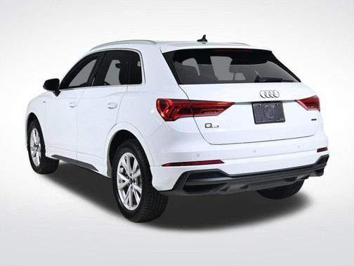 2024 Audi Q3 45 S line Premium