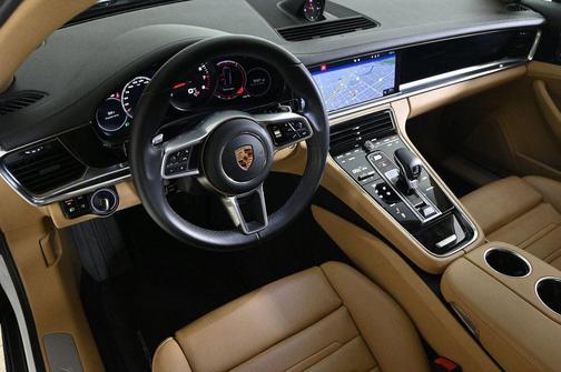 2020 Porsche Panamera RWD