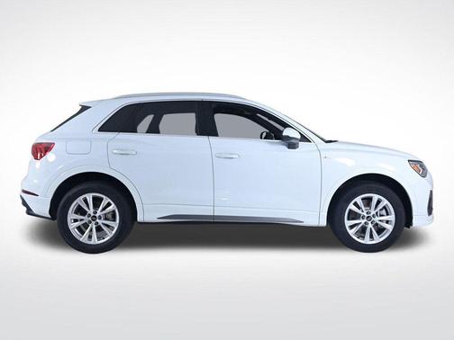 2025 Audi Q3 45 S line Premium