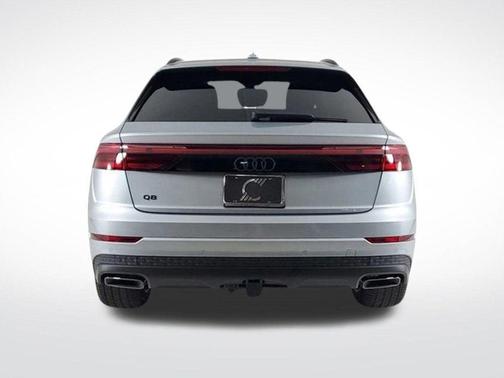2025 Audi Q8 Premium Plus