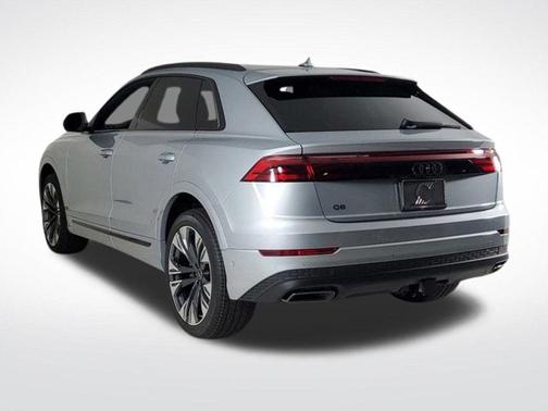 2025 Audi Q8 Premium Plus