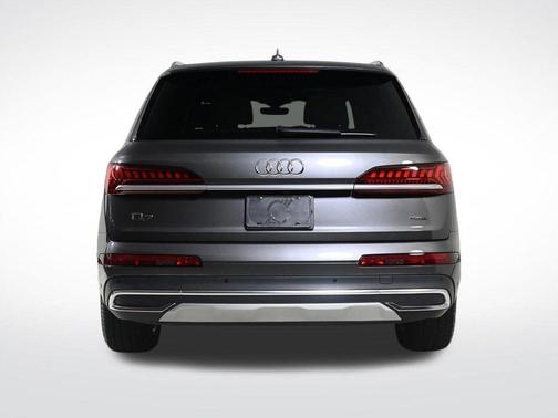 2021 Audi Q7 45 Premium
