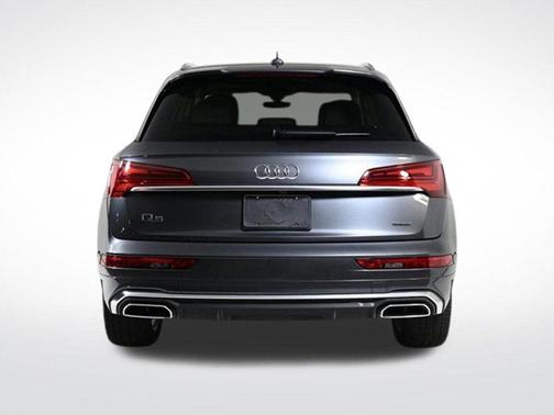 2022 Audi Q5 45 S line Premium Plus