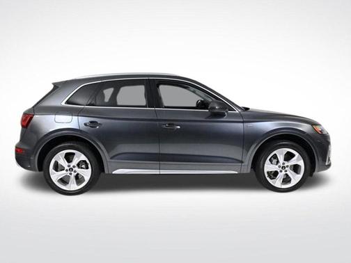 2022 Audi Q5 45 S line Premium Plus