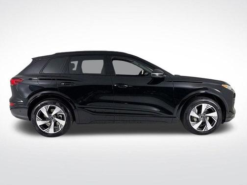 2025 Audi Q6 e-tron Premium