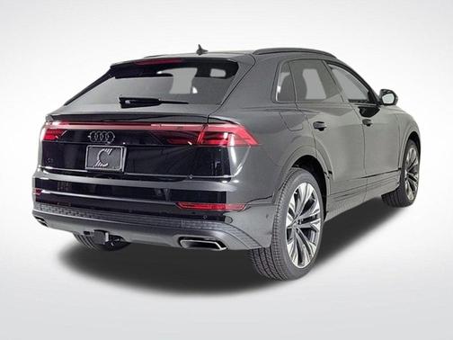 2025 Audi Q8 Premium