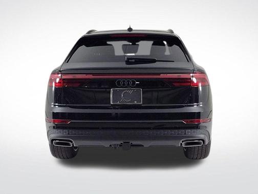 2025 Audi Q8 Premium