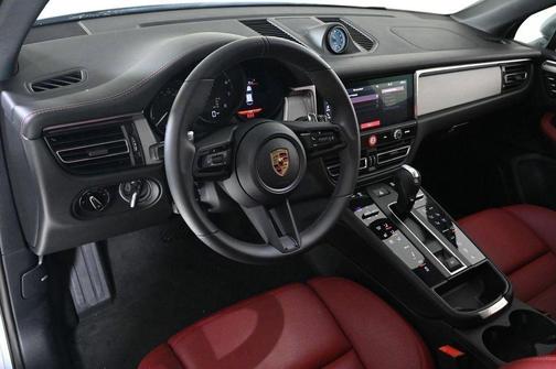 2025 Porsche Macan T