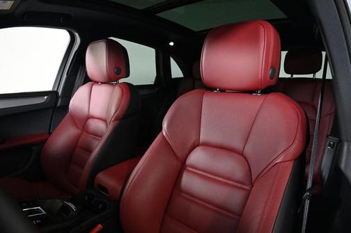 2025 Porsche Macan T