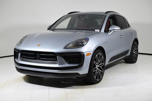 2025 Porsche Macan T