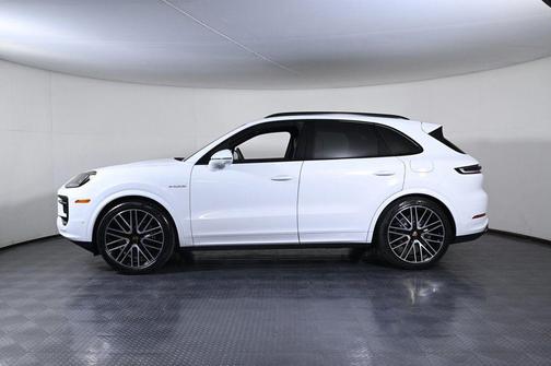 Carrara White Metallic 2026 Porsche Cayenne AWD