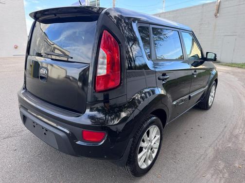 2013 Kia Soul +