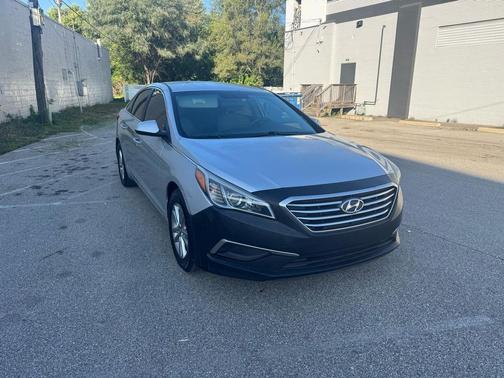 2017 Hyundai SONATA SE