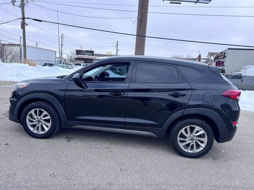 2016 Hyundai TUCSON SE