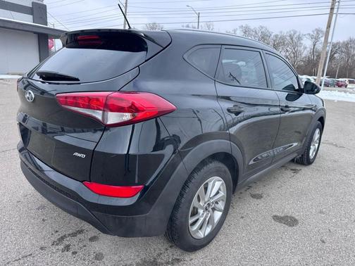 2016 Hyundai TUCSON SE