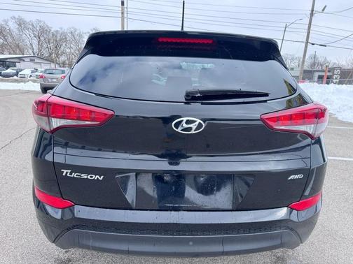 2016 Hyundai TUCSON SE