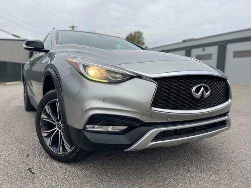 2018 INFINITI QX30 Premium