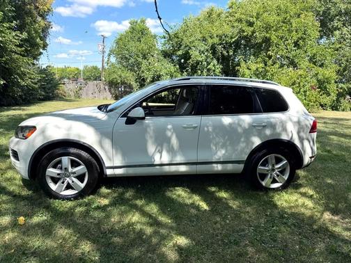 2012 Volkswagen Touareg VR6 Sport